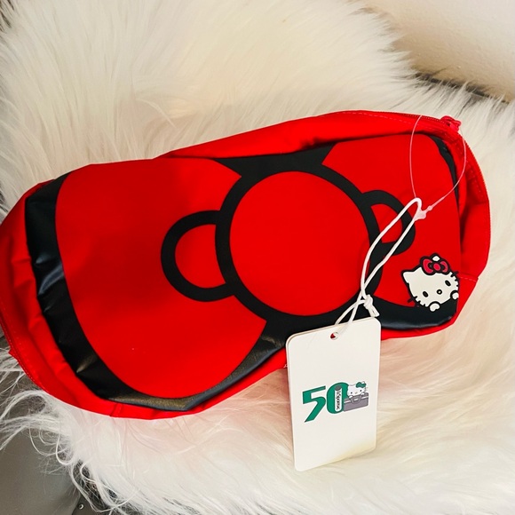 LeSportsac Hello Kitty 50th Anniversary Red Bow Clutch Cosmetic Bag Extr… - Picture 3 of 7